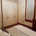 Domus Dea Apartment *